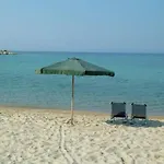 Spacious Maisonette On The Eu Blue Beach Of Kalogria In Sithonia, Greece