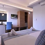 Villa Maria Apts