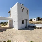 Parian Philoxenia Villa, Mikri Santa Maria Beach