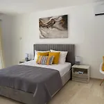 Noufaro Rooftop-Sea View Apartment