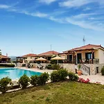 Dukes Poolside Houses