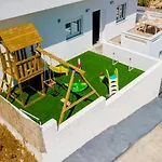 Cactus Guesthouse, Κίνι Συρος