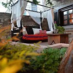 The Fig Tree House