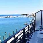 Leonidas Hotel