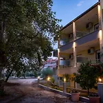 Kipos Resort
