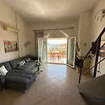 Cozy 2Br Apartment In Mola Kaliva With Sea View