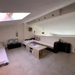 Cozy 2Br Apartment In Mola Kaliva With Sea View