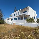 Comfortable 2-Bedroom Apartment With Balcony & Port View