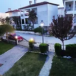 Beach Front Apartment In Pefkochori