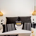 A & B Minimal Suite Ιι With Sea View In Argostoli