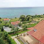 Alexandros Seaside Family Apartments & Villas - Paradise, 7\' From Petalidi
