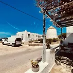 Santanna White Houses