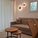 Q Luxury Rooms Paleros