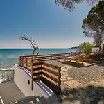 Vera Villa - Brand New Seafront Villa!
