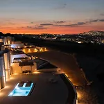 Lavadoze Luxury Suites