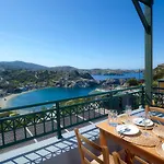 Erivolos Studios & Apartments