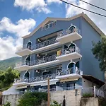Seaview Rooms