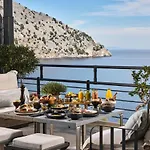 Xenia Residence & Suites