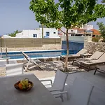 Thomas House Hersonissos - Private Pool - Sleeps 6