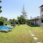 Yiannis Studio 6