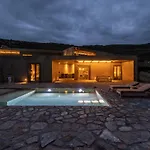 Homa Serifos Pool Villas