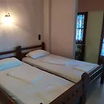 Double Studio Room With Two Single Beds
