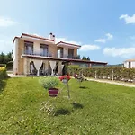 Villa Orelia