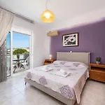Savvas Apartment