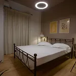 Eleni Zirganou Studios & Apartments
