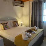Anthi\'S House