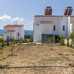 Modern, Cheerful & Dream Catching Villa In Corinth