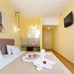 Triton Hotel