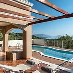 Kumusha Villa Near Fiscardo