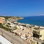 Seaview Flora\'S Luxury Apartment-300Meters From The Beach