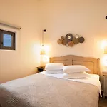 Casa Moazzo Suites And Apartments