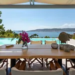 Beachfront Villa Coco