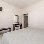 Mouria Studios & Apartments
