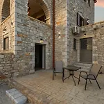 Elia Suite