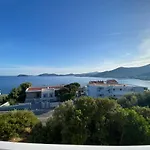 Hilltop Luxury Apartment