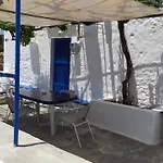 Tinas House
