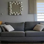 Evita Maisonette, Elegant Beachfront Apt, Polychrono