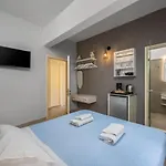 Maravelia\'S Rooms