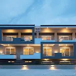 Sithonia Suites Luxury 3 Beds Studio, Semi-Ground Floor