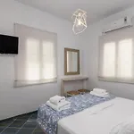 Michalakis Seaside Suites