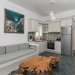 Michalakis Seaside Suites