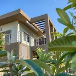 Vert House Near The Beach