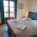 Hotel Vrionis