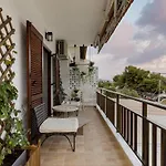 Azure Breeze - Coastal Chic Getaway By The Sea