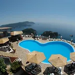 Golden Fox Studios And Suites
