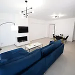 Ennea Suites-Frost Suite